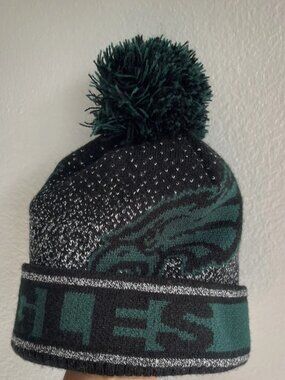 Philadelphia Eagles New Era NFL Sport Knit Beanie Pom Fits Men’s S/M READ!